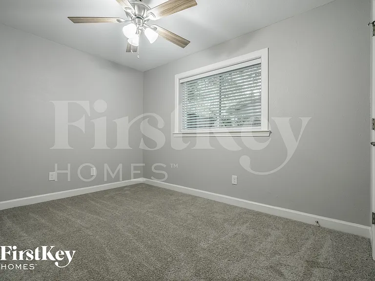 1105 Quebec Dr — Photo 12