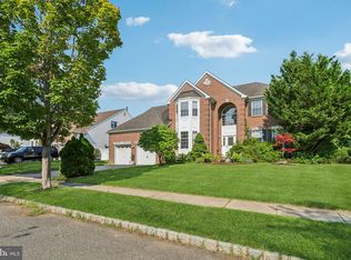 2 Carriage Ct, East Windsor, NJ 08520