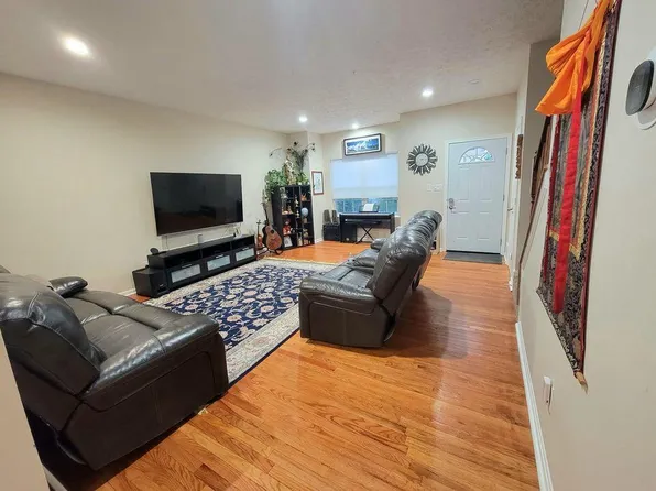 56 Gunfalls Garth, Nottingham, MD 21236