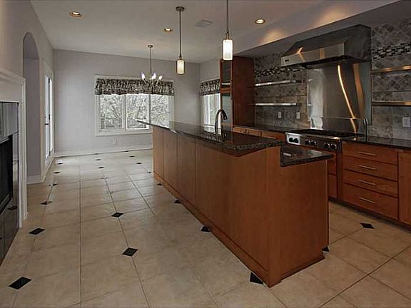 5th image of 3966 Chadwick Dr