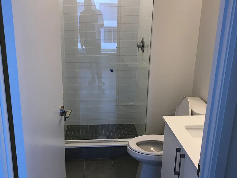 576 Front St W #1214E — Photo 14