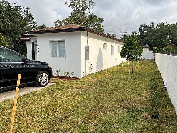 3rd image of 2715 NW 170th St