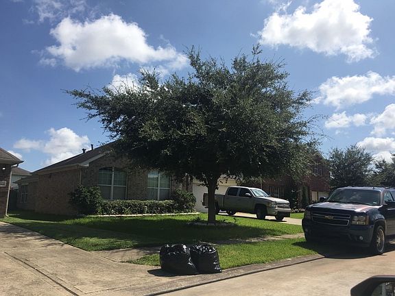 3rd image of 20602 Rainport Cir