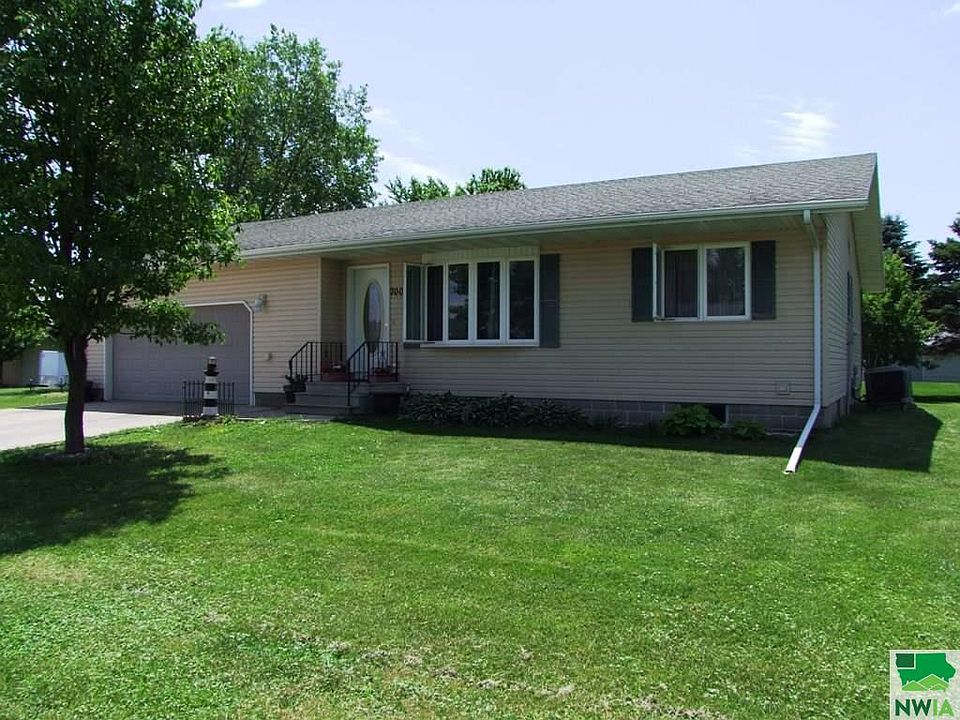 1st image of 700 Maywood Dr