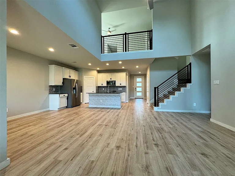 10213 Prairie Creek Ln — Photo 4