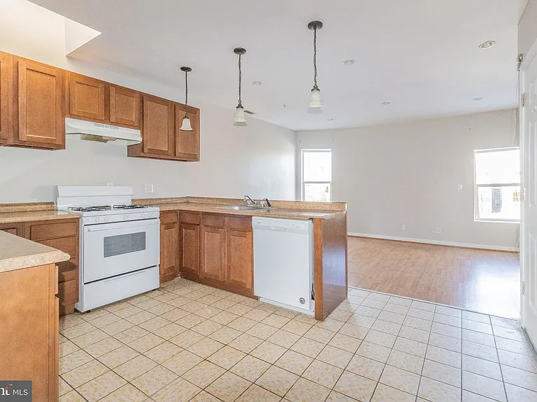 2124 Bolton St #3 — Photo 19