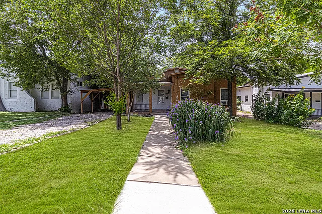 3 bed, 1.0 bath, 1340 sqft, $1,400 — Photo 1