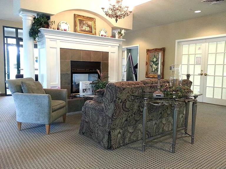 Meridian Stratford Place Senior 55+ Apartments — Photo 18