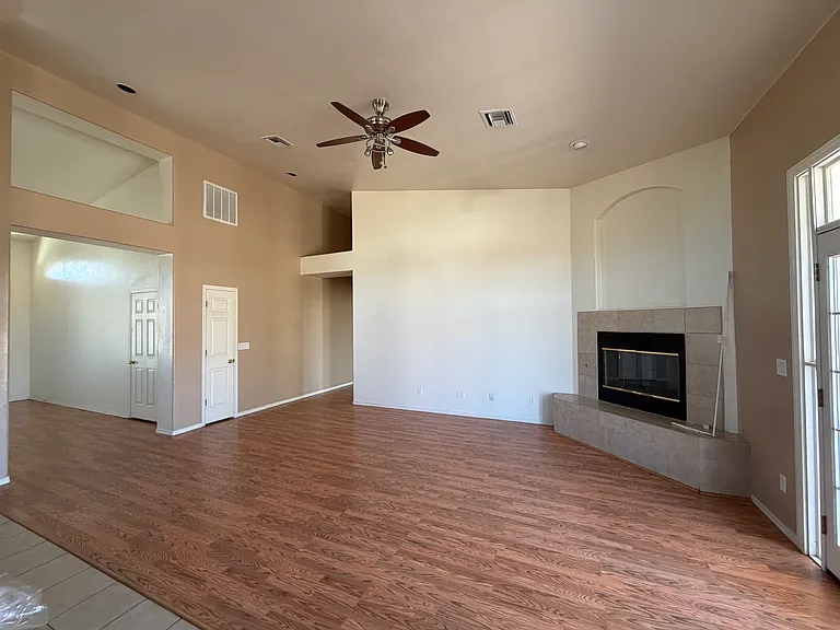 1085 San Tropez Ct — Photo 23