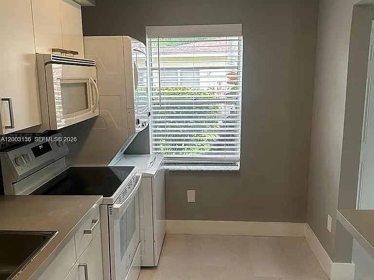 Anchor Bay Apartments — Photo 24