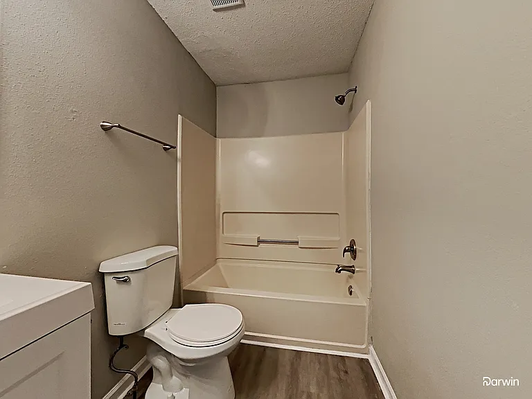 1933 Southernwood Ln — Photo 18
