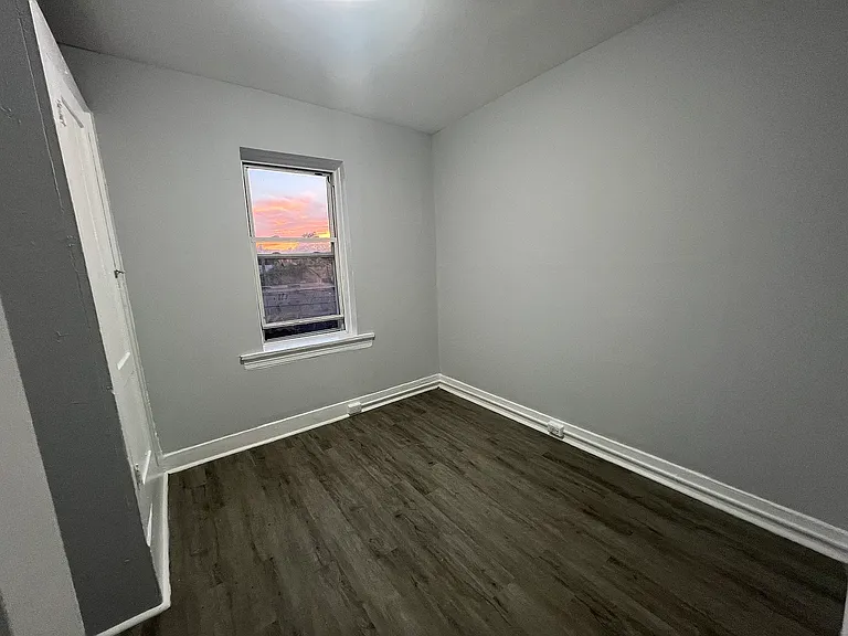 105 Lawrence St #6 — Photo 4