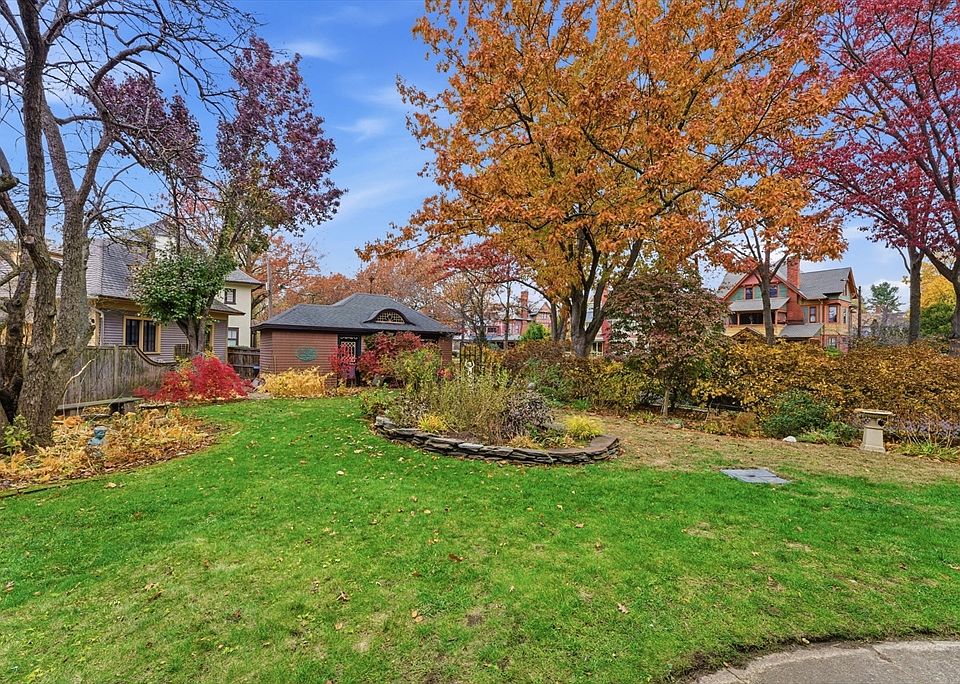37th image of 1176 Worthington St