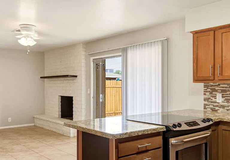 1224 E 9th Ave — Photo 16