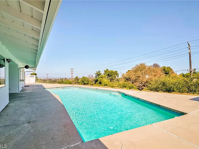 4610 Rockbluff Dr — Photo 28
