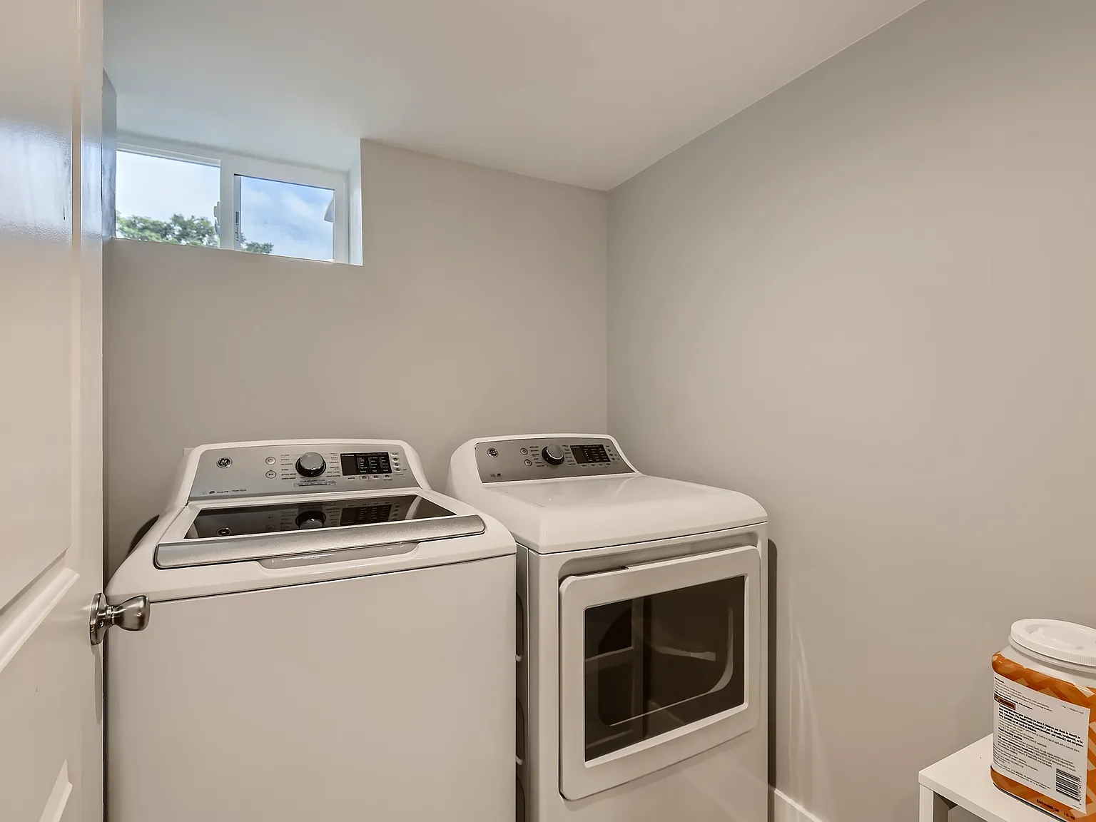 2990 Elm St — Photo 2