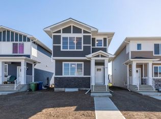 204 Chelsea Mnr, Chestermere, AB T1X2P5