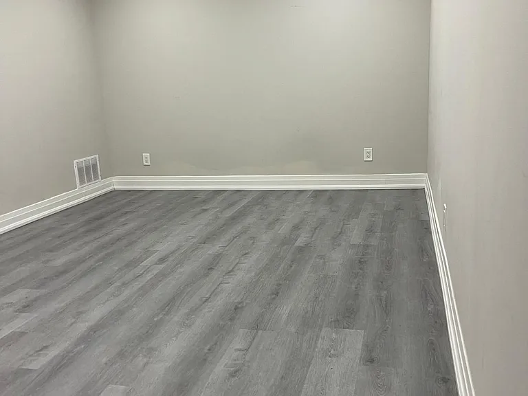 45 Malamute Cres #BASEMENT — Photo 4