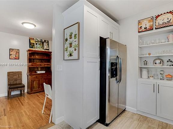 4th image of 113 SW 2nd St #113