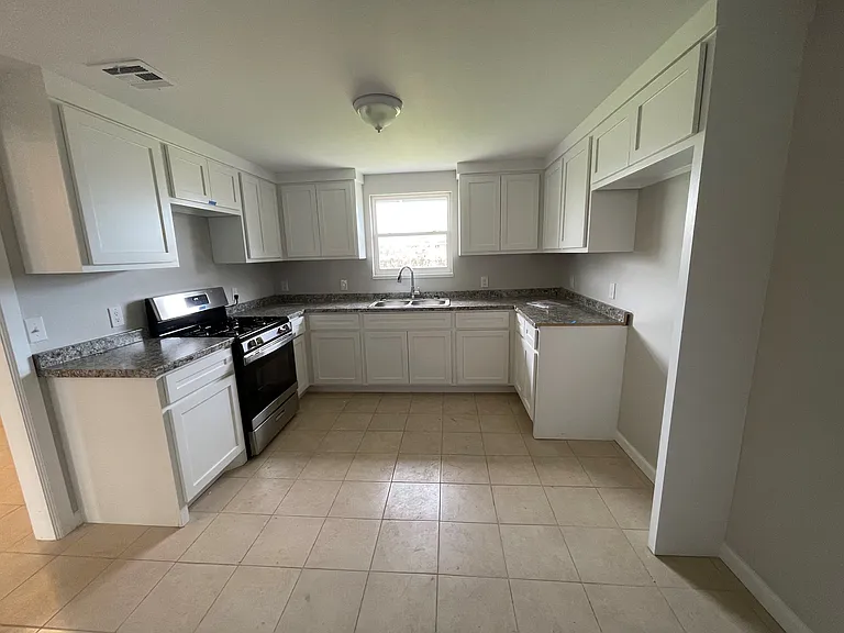 869 E Steed Dr — Photo 5