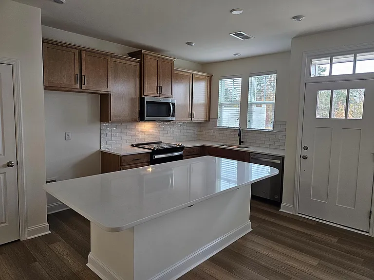 1069 S Point Rd — Photo 1