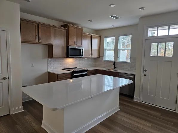 1069 S Point Rd, Belmont, NC 28012