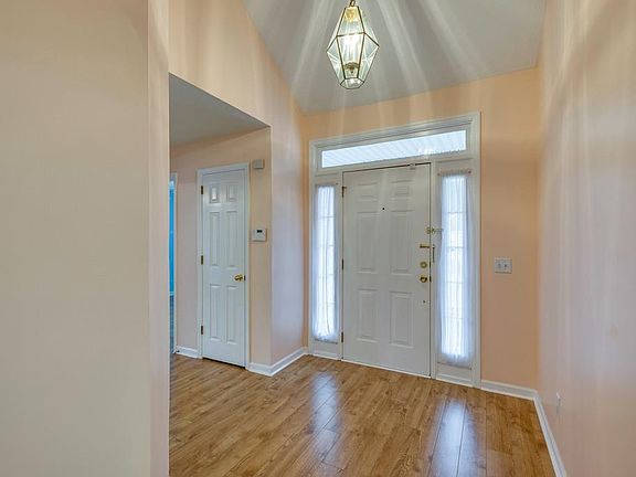 3rd image of 705 Woodcraft Dr