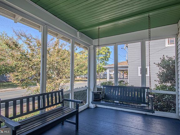 4th image of 209 E Main St