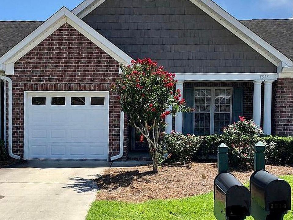 2 bed 2 bath townhome