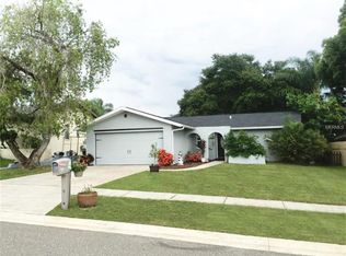 1017 Patriot Pl, Dunedin, FL 34698