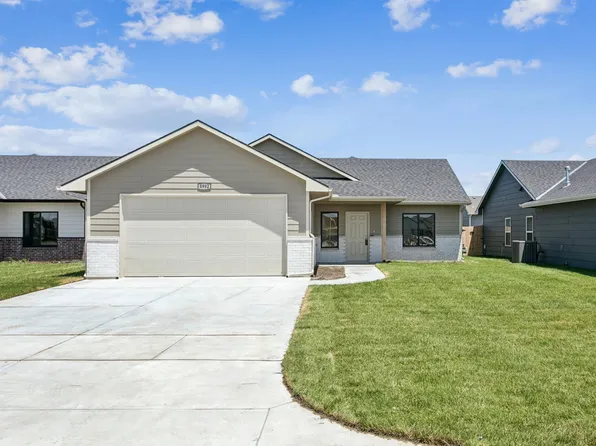 8992 E Forbes Ct, Wichita, KS 67220