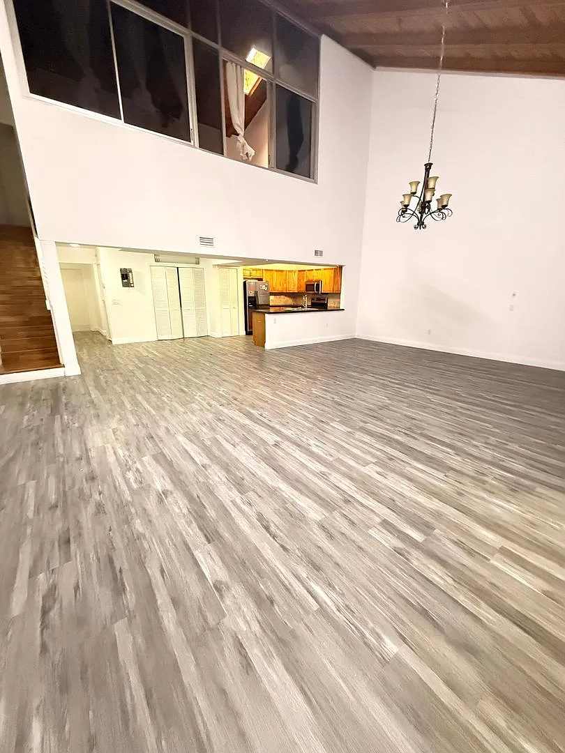 3333 Oak Drive — Photo 2