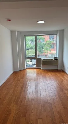 2 bed, 2.0 bath, 760 sqft, $2,950 — Photo 2