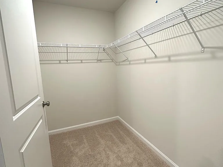 124 Charing Cross Dr — Photo 16