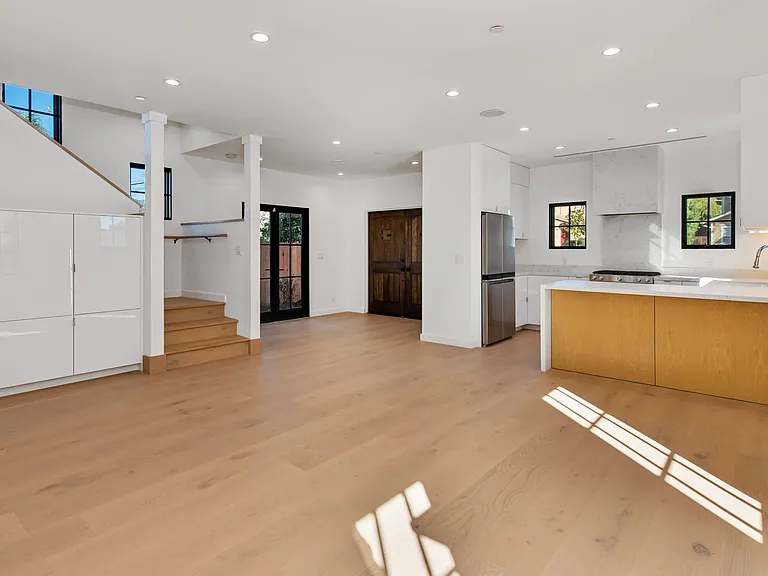 4285 Carpinteria Ave — Photo 3