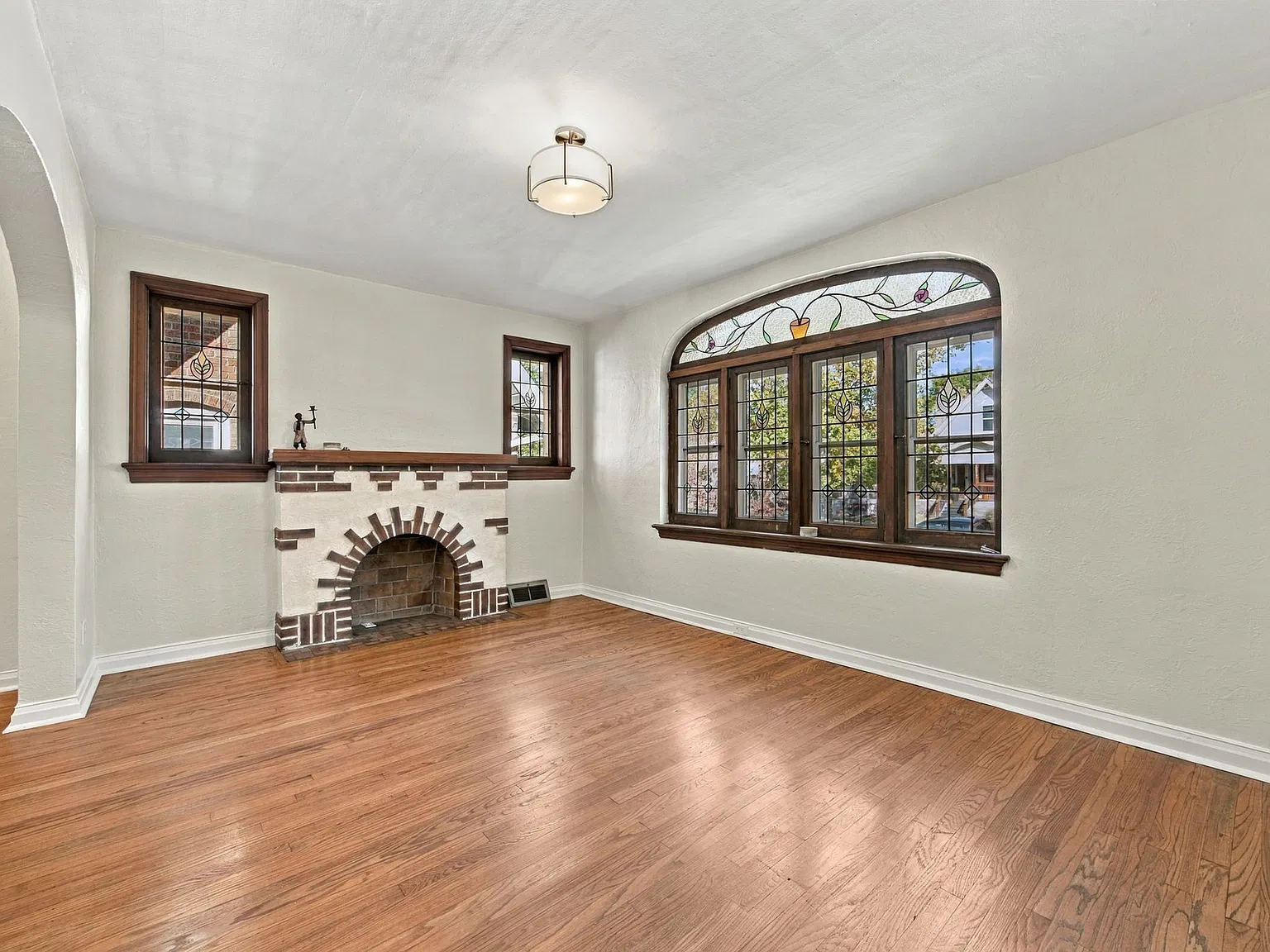 3 bed, 1152 sqft, $2,000 — Photo 3