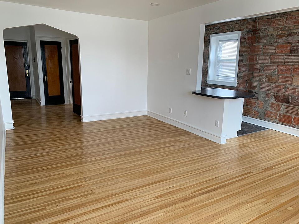 2nd image of 192 Crestwood Ave #14