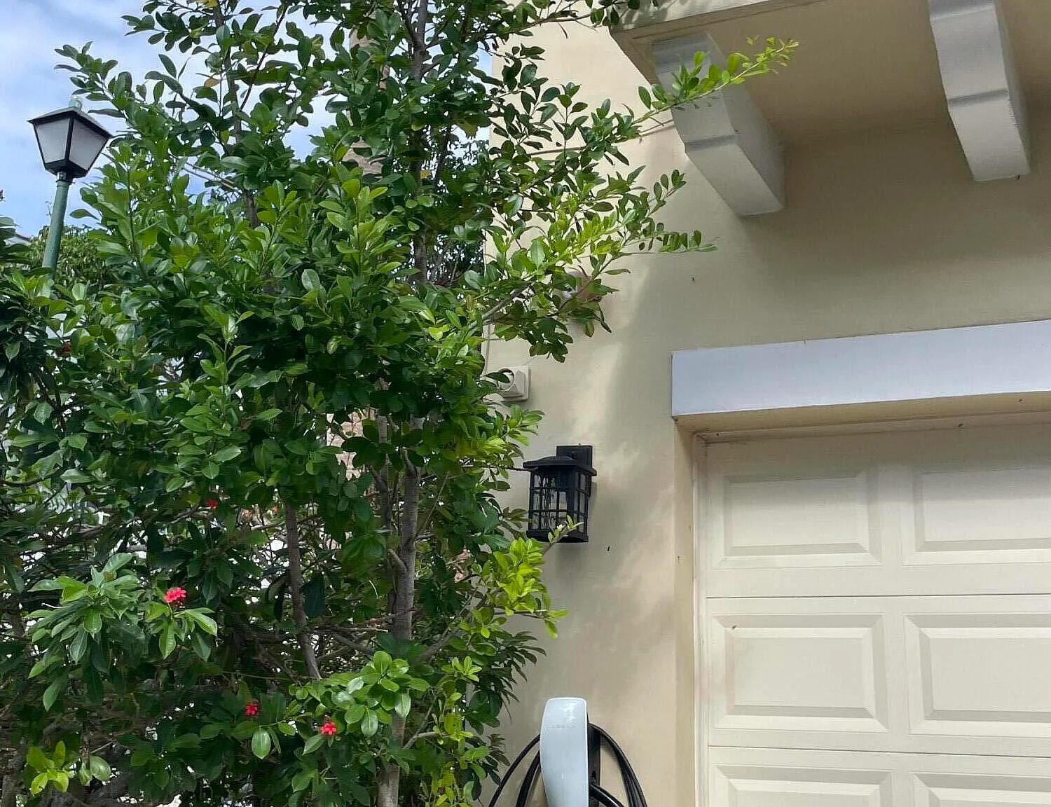 3 bed, 3.5 bath, 1957 sqft, $4,750 — Photo 3
