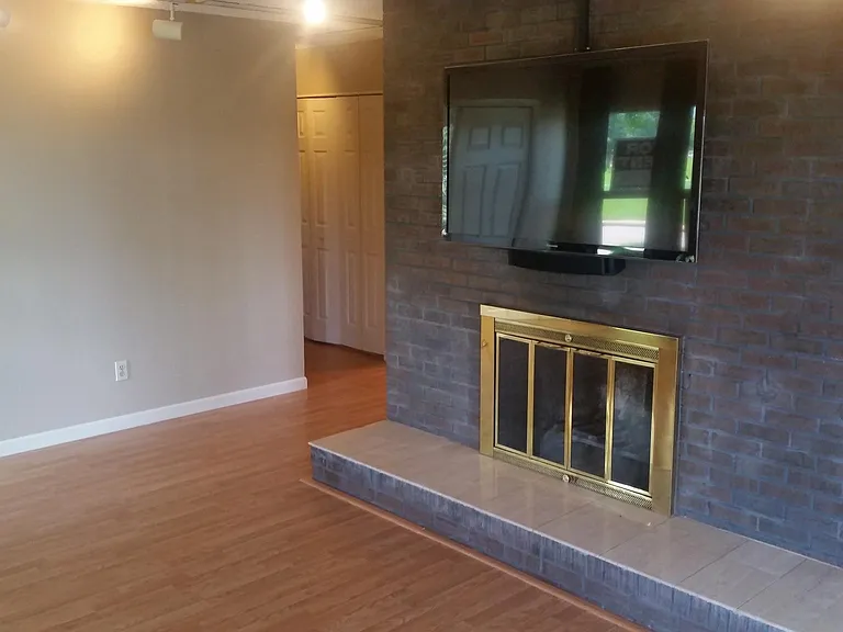 500 Manhattan Dr #B7 — Photo 2