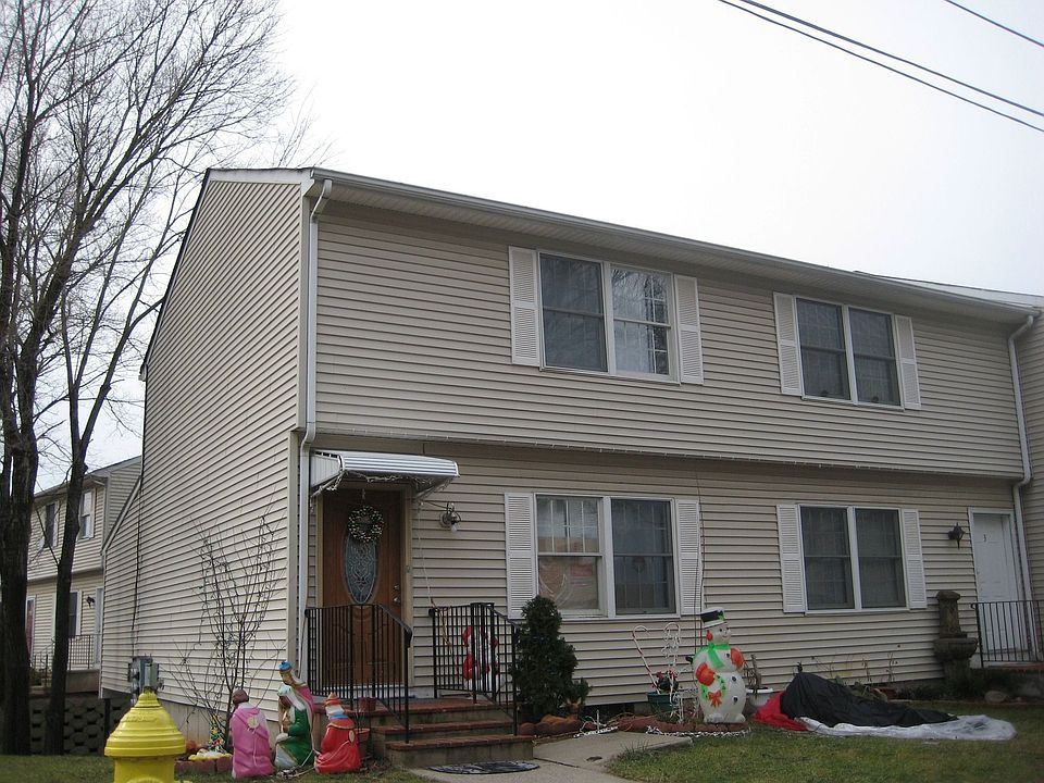 REMODELED 3BR 2&1/2 BATH TOWNHOUSE  $159900