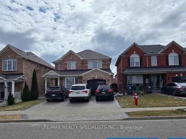 35 Triple Crown Dr, Brampton, ON L6S 0A4