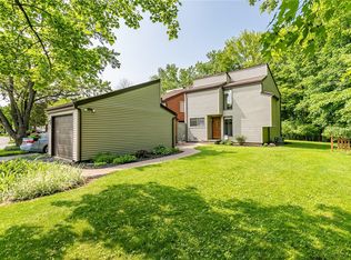 2 Tilegate Gln, Fairport, NY 14450