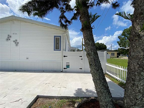 4th image of 8726 Mayflower Ave