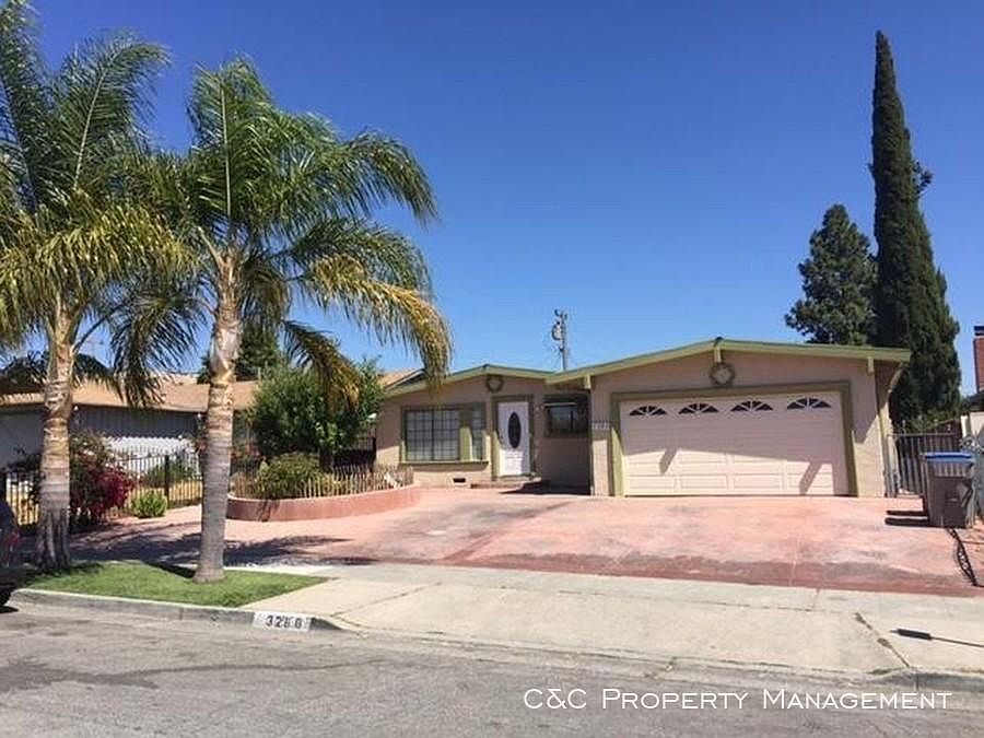 1st image of 3284 Mount Logan Dr