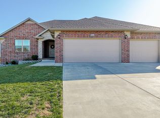 1202 W Paddlewheel Dr, Ozark, MO 65721