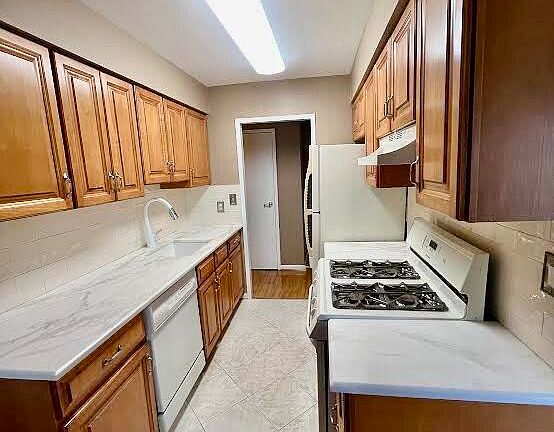 5th image of 2 Elmwood Park Dr APT 425
