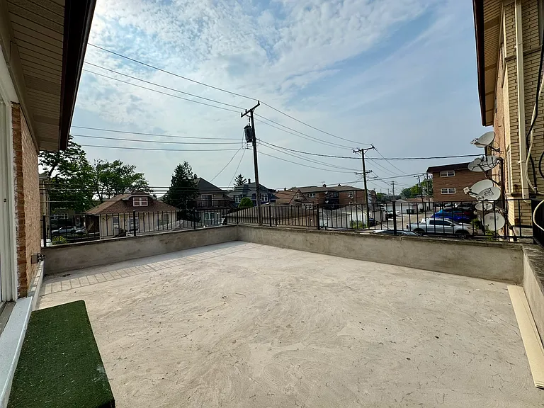 Ahhhh! The balcony/terrace! What a place to enjoy the outdoors with safety and privacy