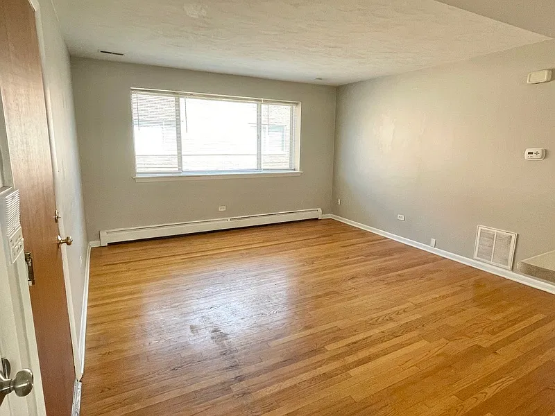 2 bed, 1.0 bath, 700 sqft, $1,550 — Photo 3