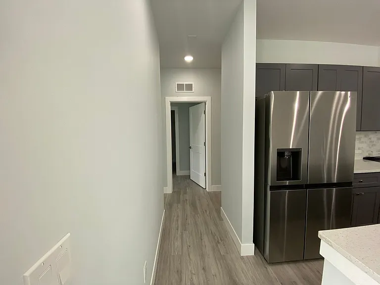 132 E University Ave — Photo 11