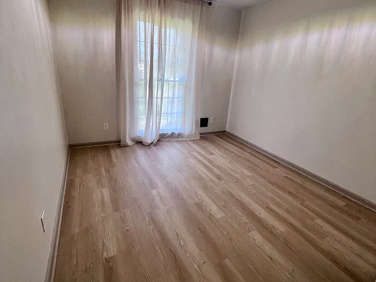 8909 Gonewind Ct — Photo 11